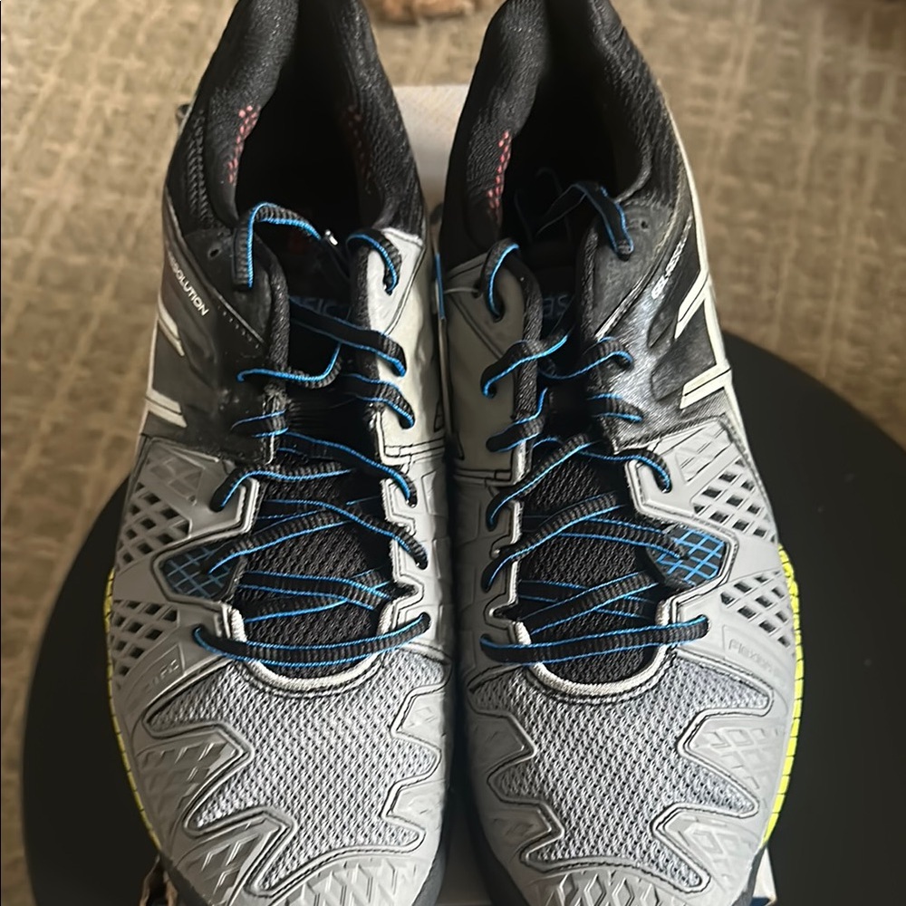 Asics  Gel resolution 6 Dynamic Gray and Black Sneakers.  Size 11.   New in box